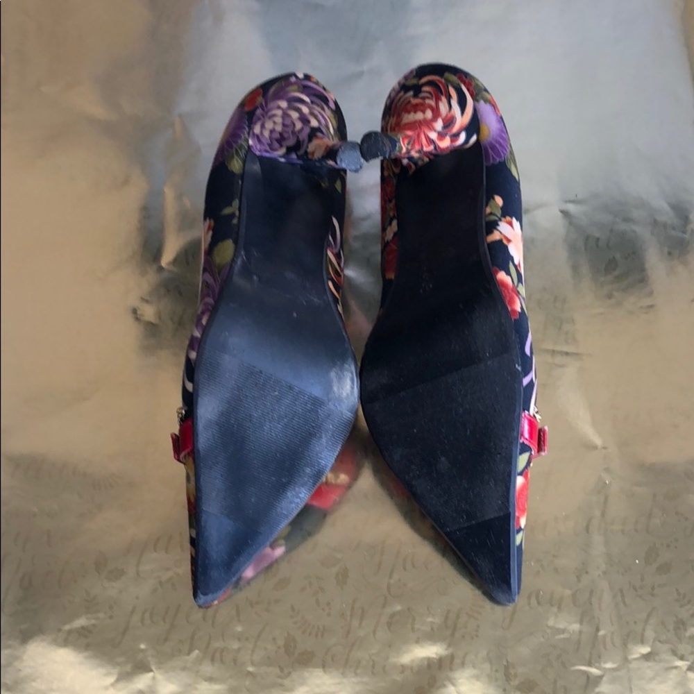 Splash 3 1/2” heels - Picture 5 of 7